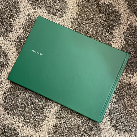 Rolex Watch Collection Hardcover book - Picture 10 of 11